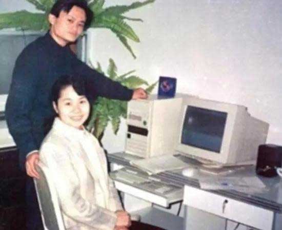 七夕到來，我們來看看商業(yè)精英們經(jīng)歷的是怎樣的愛情