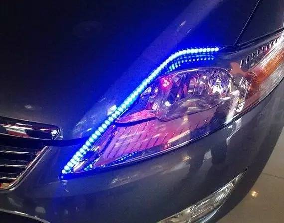 除了照明，汽車車燈還能干嘛？
