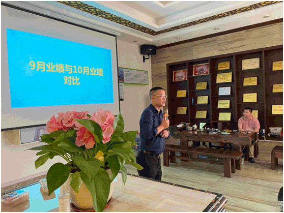 砥礪前行，沖鋒11月：雷諾優(yōu)秀銷售精英們業(yè)績(jī)表彰