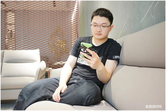 庫萊雅家居：老師們，別總是站著，坐下來休息一下