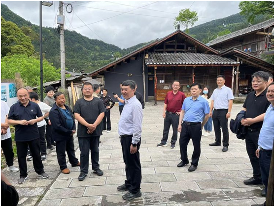 李昌海同志心系“傳統(tǒng)村落”，赴五道水徐家寨古村落調(diào)研
