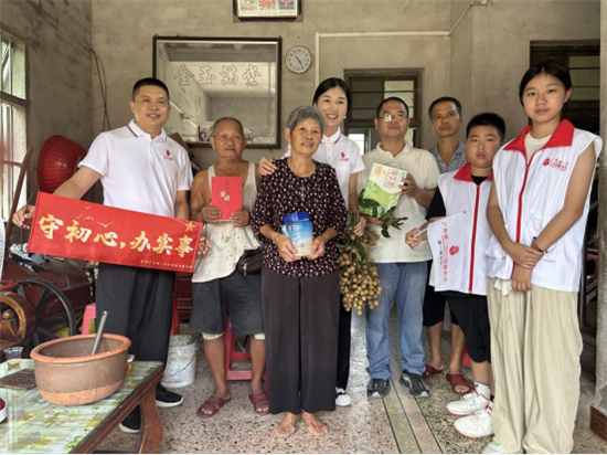 公益路上，奮力追光丨亞獅金屬企業(yè)參與揭西助學(xué)活動(dòng)